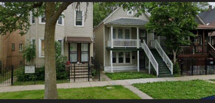 8752 S Saginaw Ave in Chicago, IL - Building Photo - Building Photo