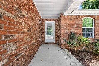 99 Buckingham Dr in Bella Vista, AR - Building Photo - Building Photo