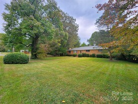7604 Shady Ln in Charlotte, NC - Building Photo