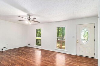 240 Wellington Dr in Mcdonough, GA - Building Photo - Building Photo