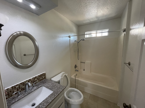 174 Broadway in Costa Mesa, CA - Building Photo - Building Photo