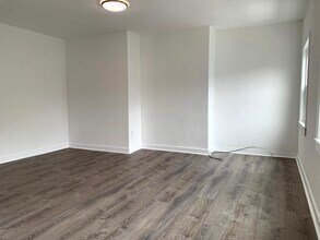 411 Sample St, Unit 2 in Pittsburgh, PA - Building Photo - Building Photo