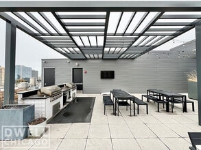 4539 N Sheridan Rd, Unit PH1201 in Chicago, IL - Building Photo - Building Photo