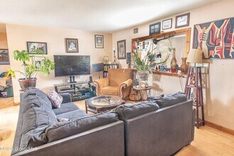 99 1/2 Walworth St in Saratoga Springs, NY - Foto de edificio - Building Photo