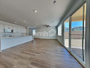 8409 Buckskin Clf Ave in Las Vegas, NV - Building Photo - Building Photo