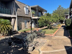 2625 Marilee Ln in Houston, TX - Building Photo - Building Photo