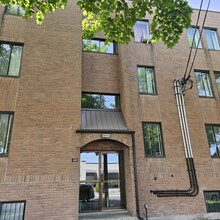 6825 Hochelaga Rue in Montréal, QC - Building Photo - Building Photo