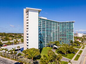 Tiara East in Deerfield Beach, FL - Building Photo - Building Photo