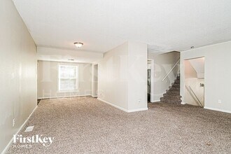 6680 Foxshire Dr in Florissant, MO - Building Photo - Building Photo