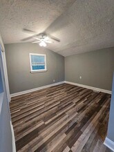 2963 Redwine Rd in East Point, GA - Building Photo - Building Photo
