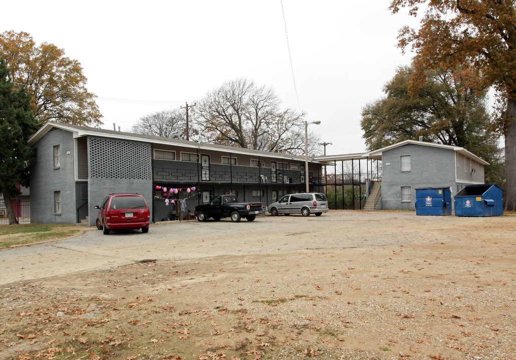 1042 Merriwether Ave in Memphis, TN - Foto de edificio