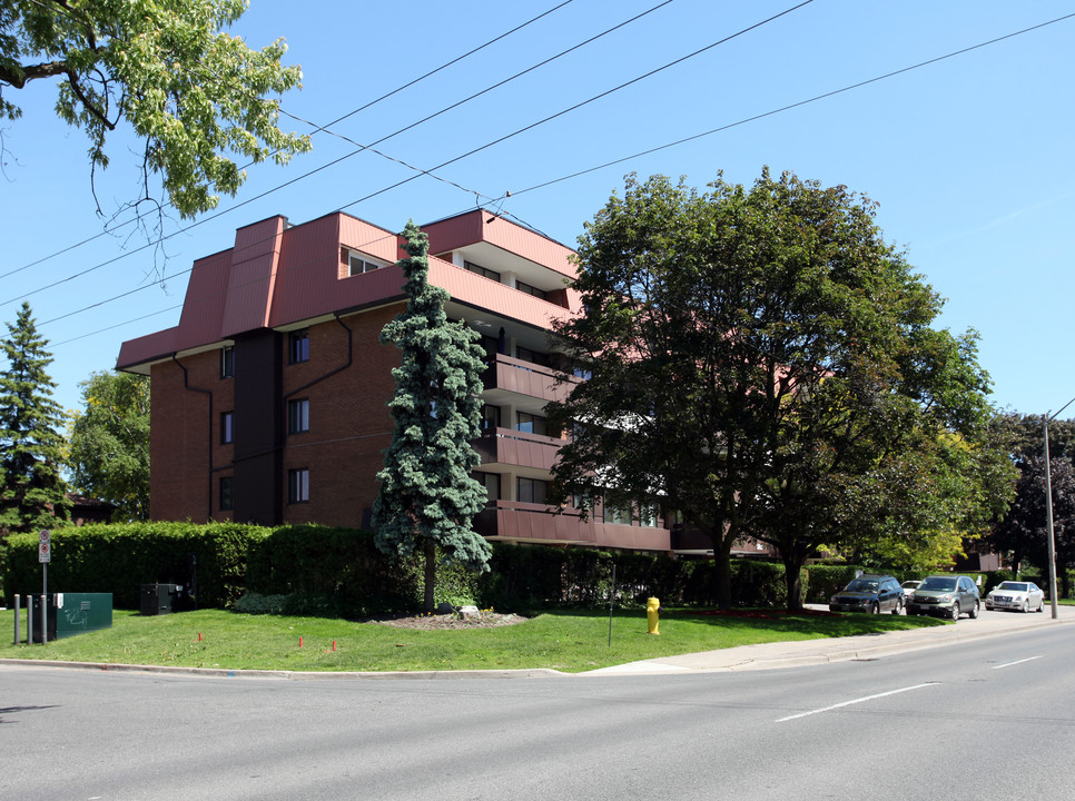 363 Simcoe St N in Oshawa, ON - Building Photo