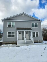 13 Ring Dr in Groton, CT - Building Photo - Building Photo