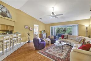 5897 Chanteclair Dr-Unit -323 in Naples, FL - Building Photo - Building Photo