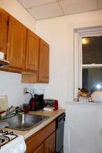 916 Beacon St, Unit 1 in Boston, MA - Building Photo - Building Photo