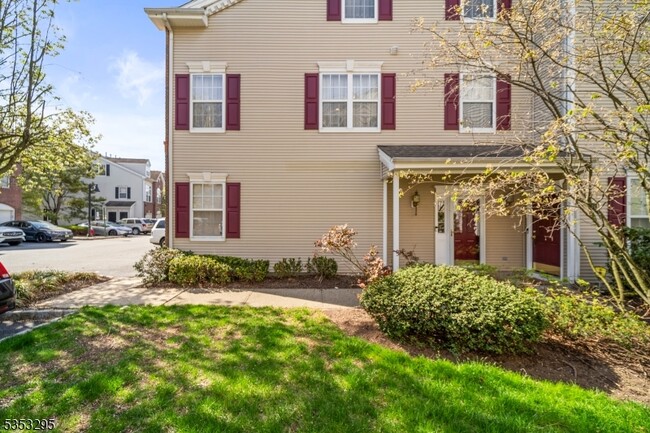 187 Riverwalk Way in Clifton, NJ - Building Photo - Building Photo
