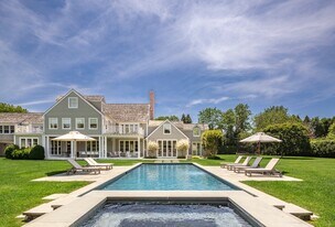 59 First Neck Lane in Southampton, NY - Building Photo