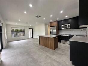 1610 NE 17th Ave in Fort Lauderdale, FL - Building Photo - Building Photo