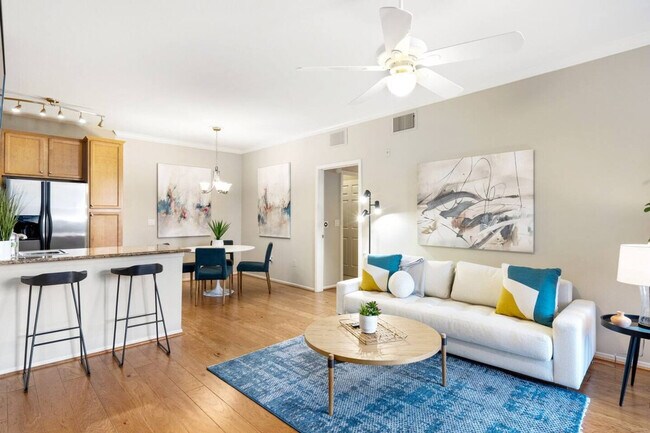 7009 E Acoma Dr in Scottsdale, AZ - Foto de edificio - Building Photo