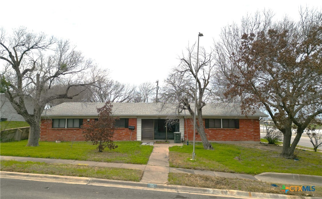 1101 Ridgeway Dr in Killeen, TX - Foto de edificio