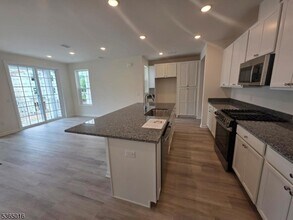 208 Lavender Wy in Warren, NJ - Building Photo - Building Photo