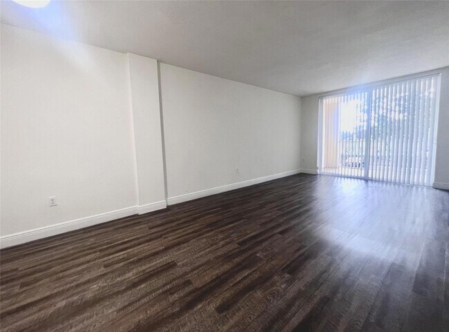 2580 NW 56th Ave, Unit 700-512 in Lauderhill, FL - Building Photo - Building Photo