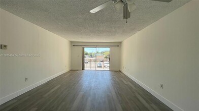 11925 NE 2nd Ave in Miami, FL - Building Photo - Building Photo