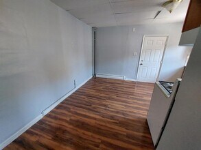 9 W 35th St in Bayonne, NJ - Building Photo - Building Photo