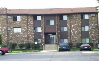 7813 Woodward Ave Apartamentos