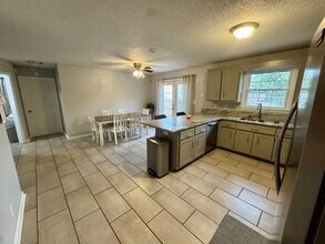 1201 Crystal Dr in Clarksville, TN - Building Photo - Building Photo