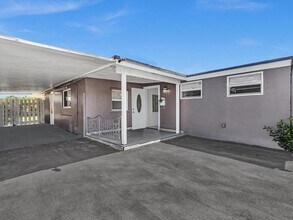6661 Meade St in Hollywood, FL - Building Photo - Building Photo