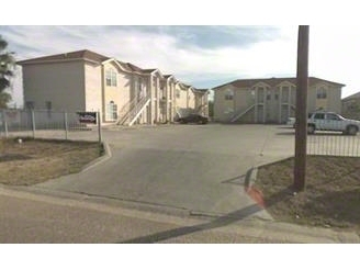 1719 Willow St in Laredo, TX - Foto de edificio