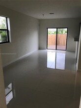 8866 NW 103rd Ave in Doral, FL - Building Photo - Building Photo