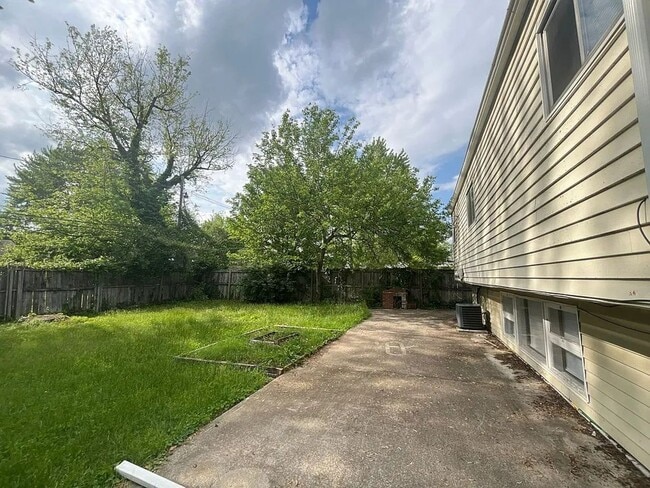 property at 1133 Billie Dr
