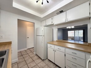 1729 Jupiter Ct in Las Vegas, NV - Building Photo - Building Photo