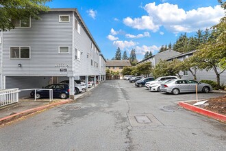 Park Place Apartments in Kenmore, WA - Building Photo - Building Photo