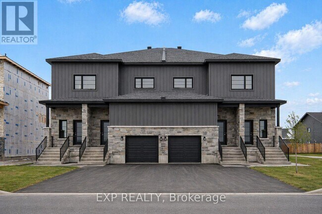 440 Falcon Ln
