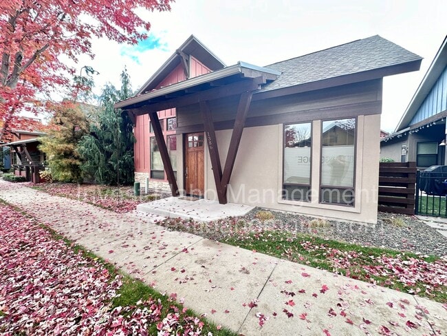 1386 E Lone Shore Dr in Eagle, ID - Building Photo - Building Photo