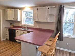 2288 S Wheelock Rd, Unit 2288 S Wheelock Rd Unit 1 in Lyndonville, VT - Foto de edificio - Building Photo