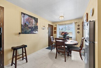 5506 W Oklahoma Ave, Unit Apt 2 in Milwaukee, WI - Foto de edificio - Building Photo