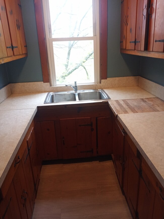 15 Baker Rd E, Unit 2nd floor in Taunton, MA - Foto de edificio - Building Photo