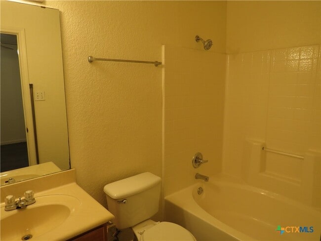 property at 1602 Dugger Cir