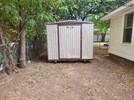 1517 Blonde St in Wichita Falls, TX - Building Photo