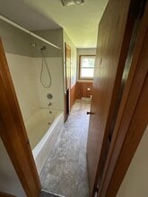 1067 Meadow Ln in Neenah, WI - Building Photo - Building Photo