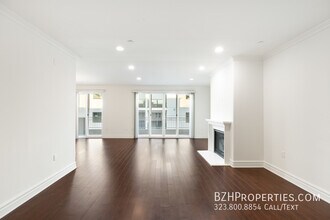 1050 1/2 S Holt Ave in Los Angeles, CA - Building Photo - Building Photo