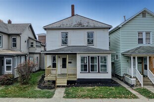 214 2nd St SE in New Philadelphia, OH - Building Photo