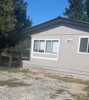 1055 Whitefish Stage Rd in Kalispell, MT - Building Photo