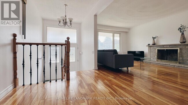 10 Silverview Dr in Toronto, ON - Building Photo - Building Photo