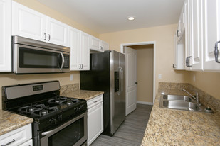 55+ Country Village Senior Apartments in Jurupa Valley, CA - Building Photo - Interior Photo