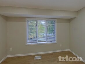 4448 Hamilton Dr in Eagan, MN - Building Photo - Building Photo